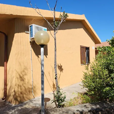 Ichnos House Hébergement de vacances Agrustos
